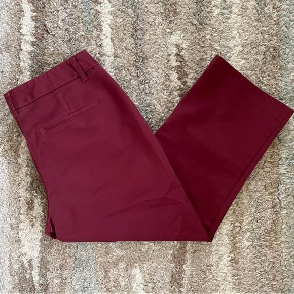 Maurice’s Cranberry Colored Capri Pants Women's Sz 7 8 - Picture 1 of 4